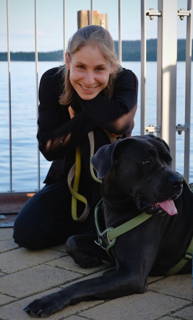 Nicole mit einem Cane Corso Hund 